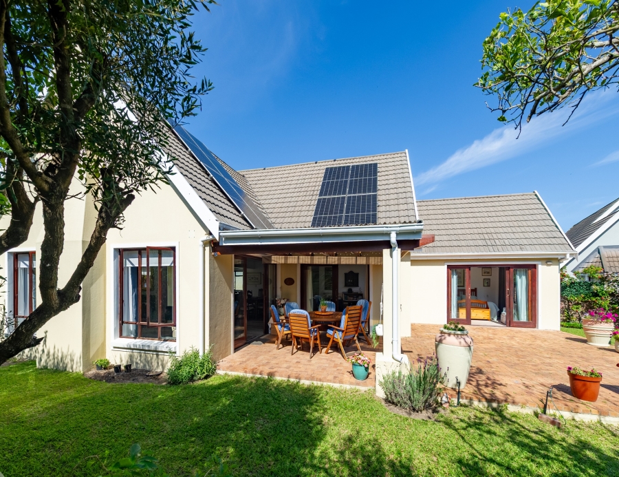 3 Bedroom Property for Sale in The Island Western Cape
